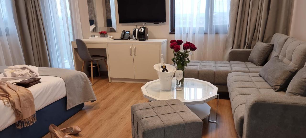 Park Hotel Viasport Gorni Dubnik Luaran gambar